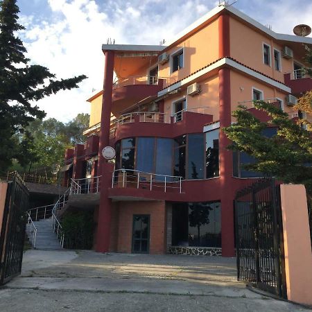 Hotel Moris Kryemëdhej Εξωτερικό φωτογραφία