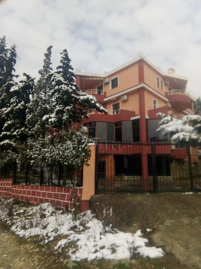 Hotel Moris Kryemëdhej Εξωτερικό φωτογραφία