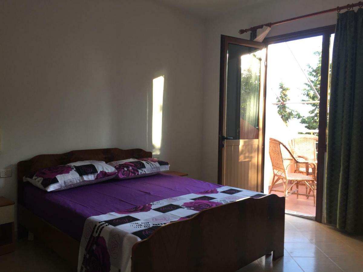 Hotel Moris Kryemëdhej Εξωτερικό φωτογραφία