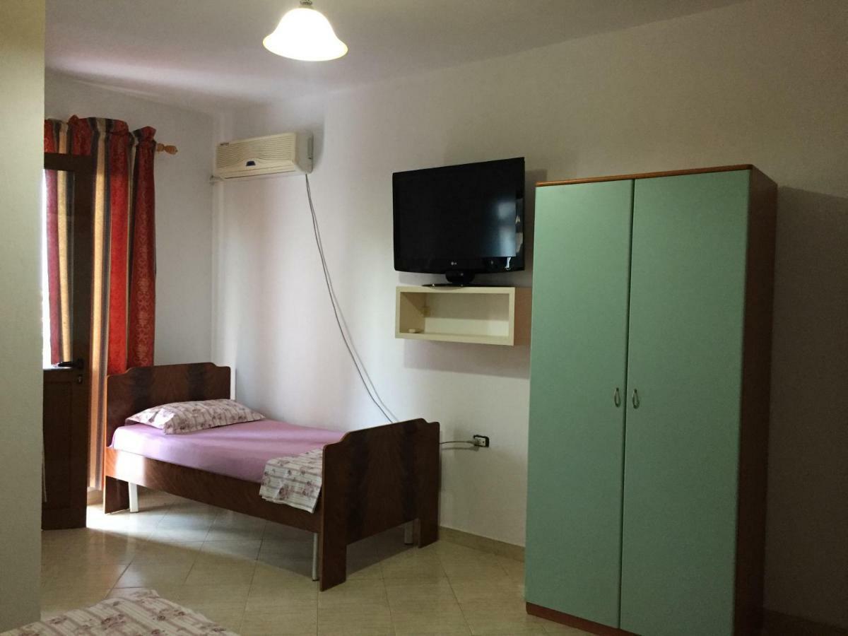 Hotel Moris Kryemëdhej Εξωτερικό φωτογραφία