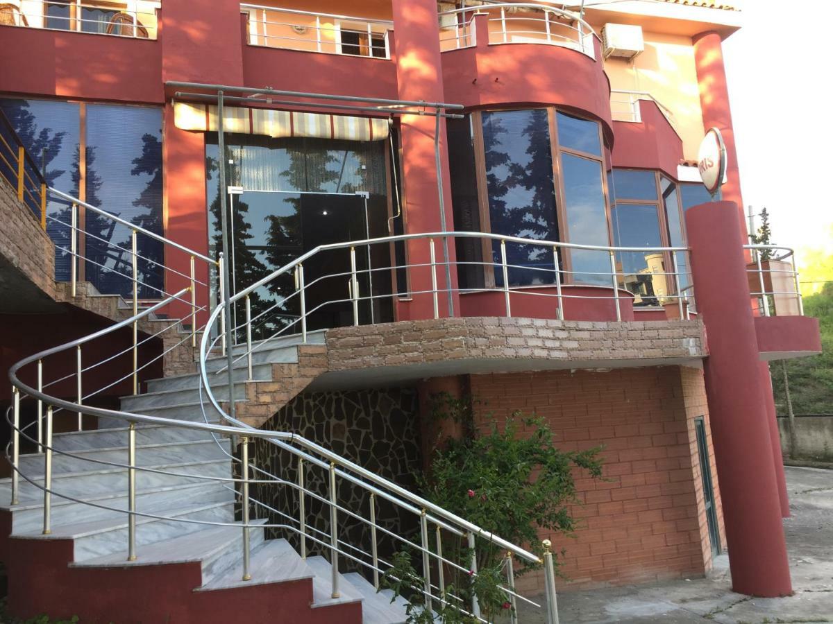 Hotel Moris Kryemëdhej Εξωτερικό φωτογραφία
