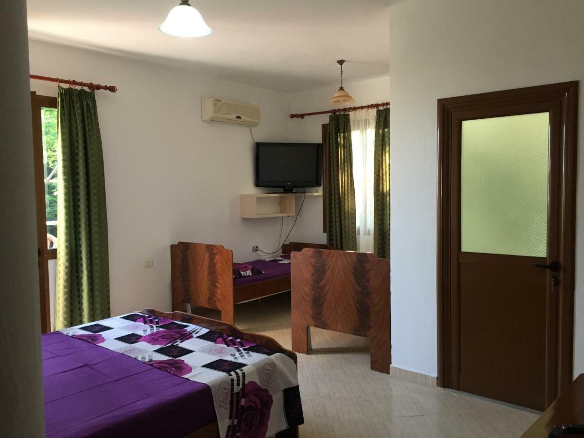 Hotel Moris Kryemëdhej Εξωτερικό φωτογραφία