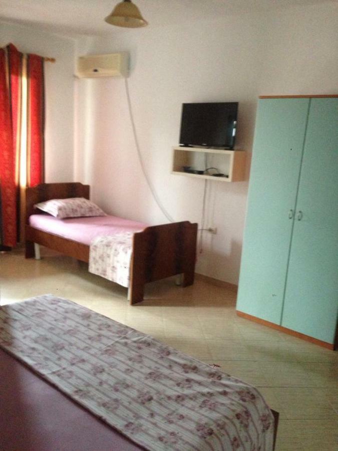 Hotel Moris Kryemëdhej Εξωτερικό φωτογραφία