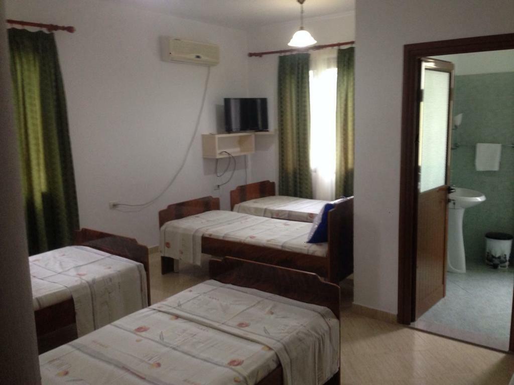 Hotel Moris Kryemëdhej Εξωτερικό φωτογραφία