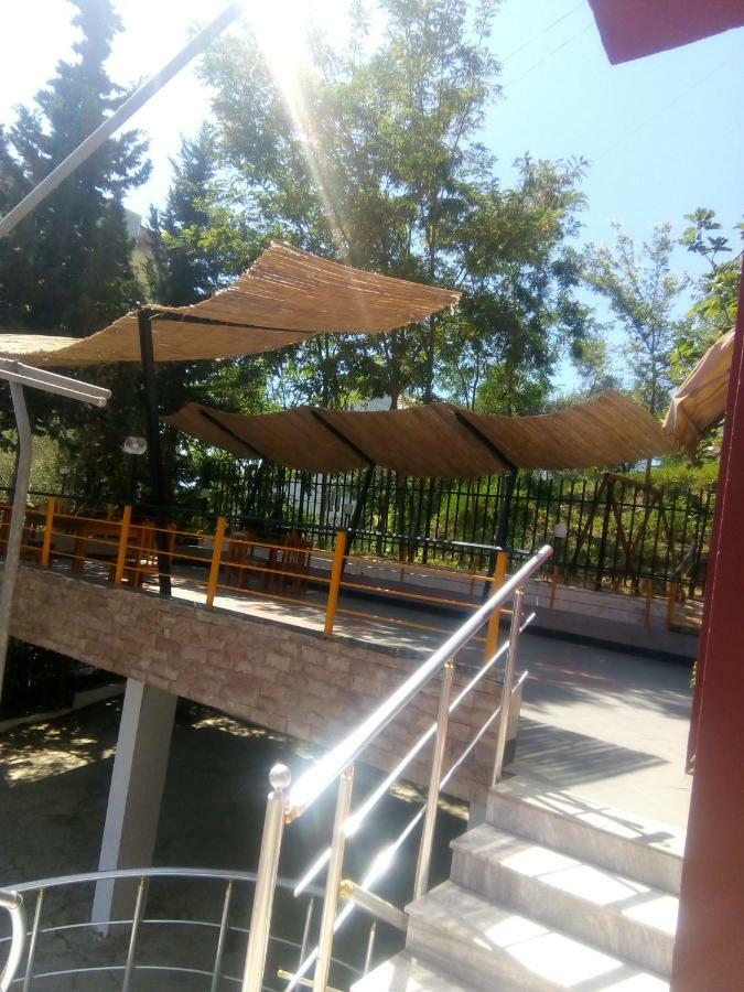 Hotel Moris Kryemëdhej Εξωτερικό φωτογραφία