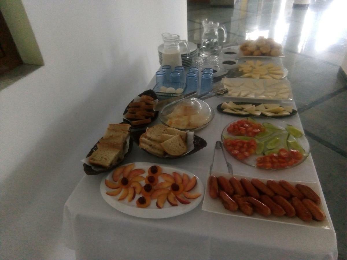 Hotel Moris Kryemëdhej Εξωτερικό φωτογραφία