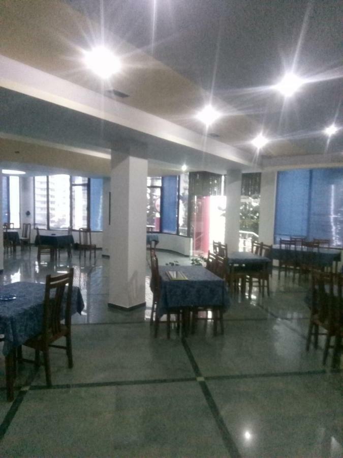 Hotel Moris Kryemëdhej Εξωτερικό φωτογραφία